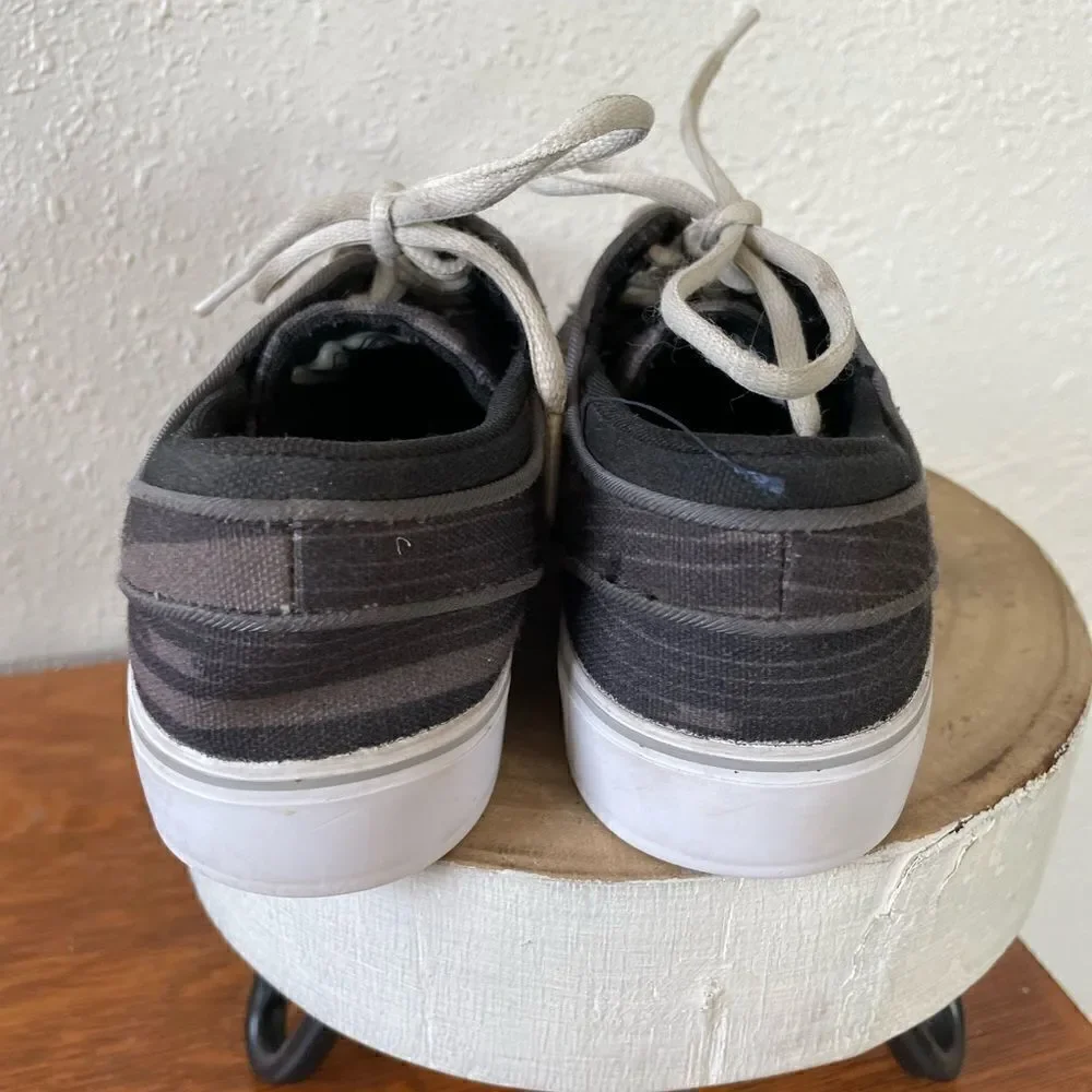 Nike Stefan Janoski Skateboarding Sneakers Size 4Y EUC